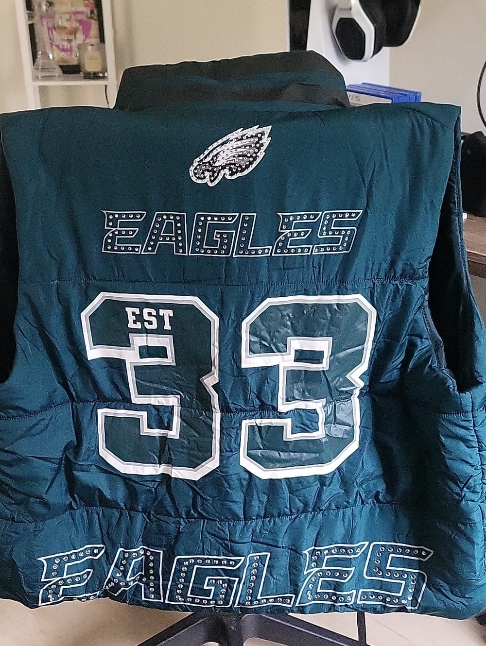 Womens Philadelphia EAGLES Puffer Vest - 33 Logo